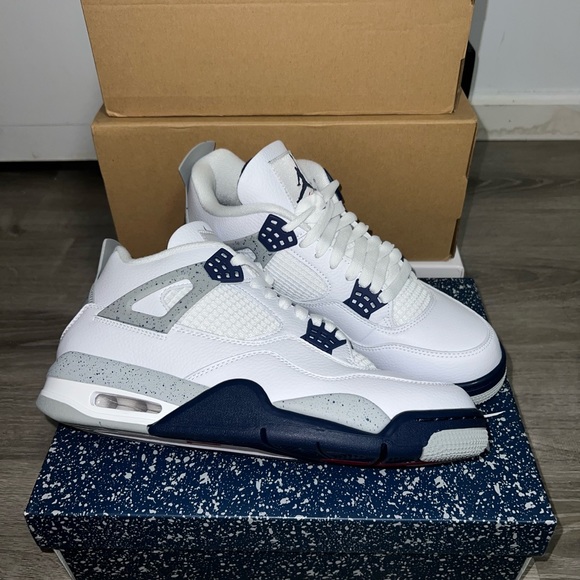 Jordan 4 - Picture 3 of 6